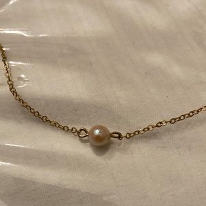 🐸Children’s 15” gold tone NECKLACE with single cultured PEARL and simple catch